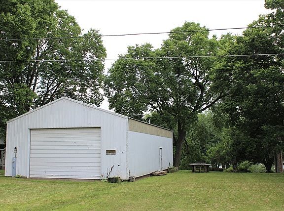 2nd image of 810 1st St E #0