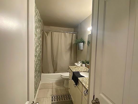 Upstairs bathroom 