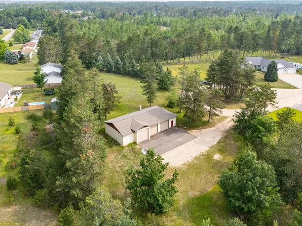 129 Paradise Dr, Gaylord, MI 49735