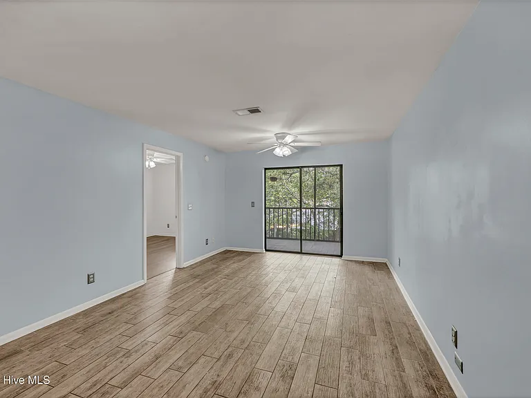 4403 Holly Tree Rd — Photo 13