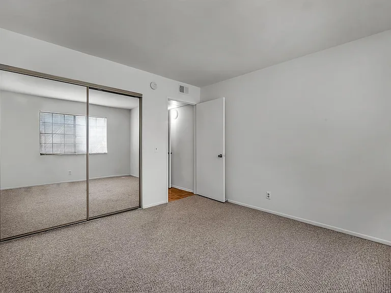 2415 Federal Ave #2419 — Photo 11
