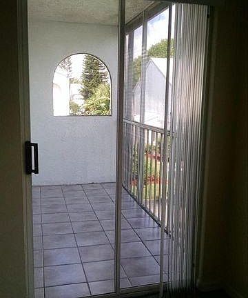 2nd image of 402 Beach Park Ln