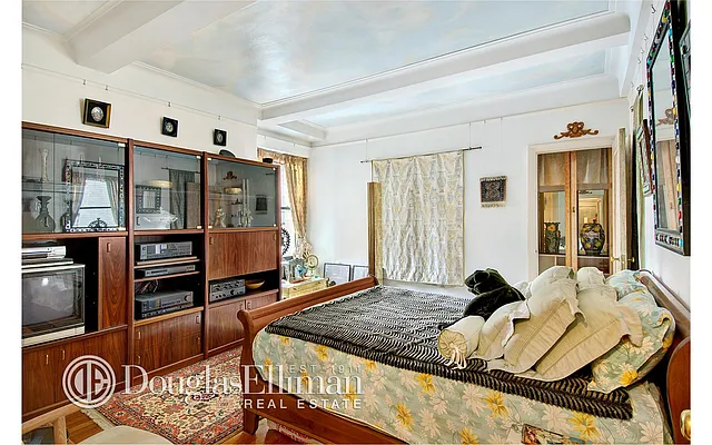 Sold by Douglas Elliman | media 14