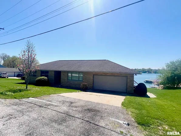 8 N Shore Dr, Petersburg, IL 62675