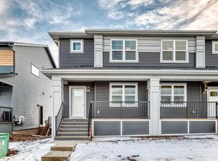 241 N Bridgeport Gate, Chestermere, AB T1X 0B5