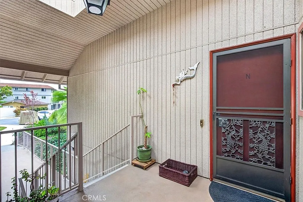 1 bed, 1057 sqft, $2,400 — Photo 2