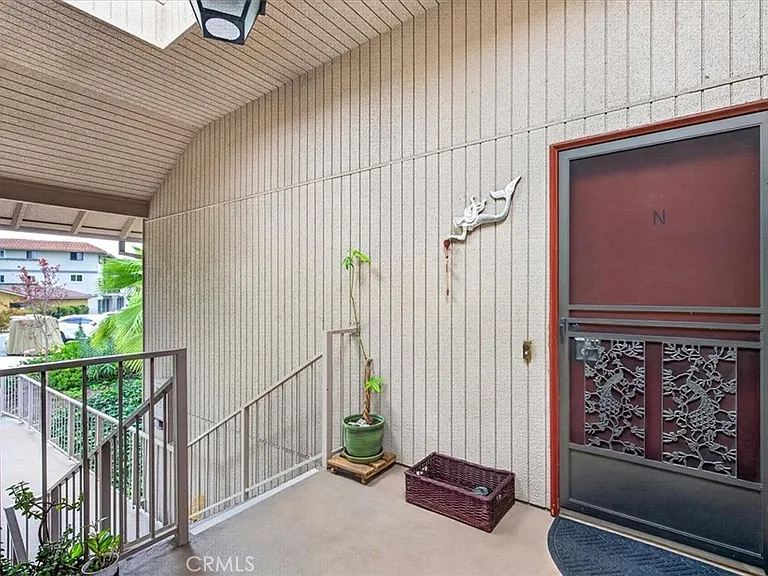 859 N Ronda Mendoza #N — Photo 2