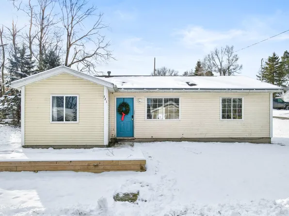 721 W Johnson Ct, Greenville, MI 48838