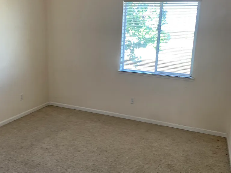 2012 Bastona Dr #4 — Photo 9