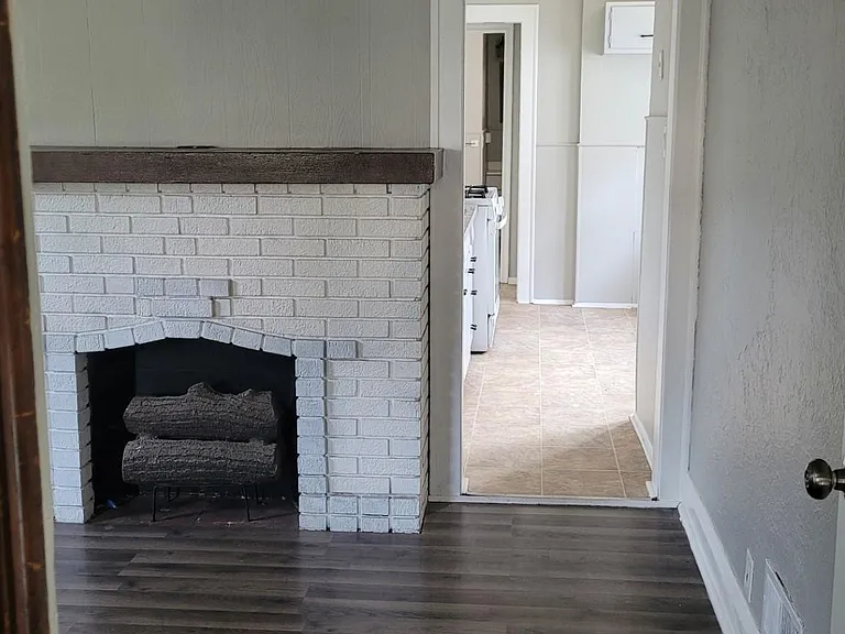 3828 Torrance Dr — Photo 5