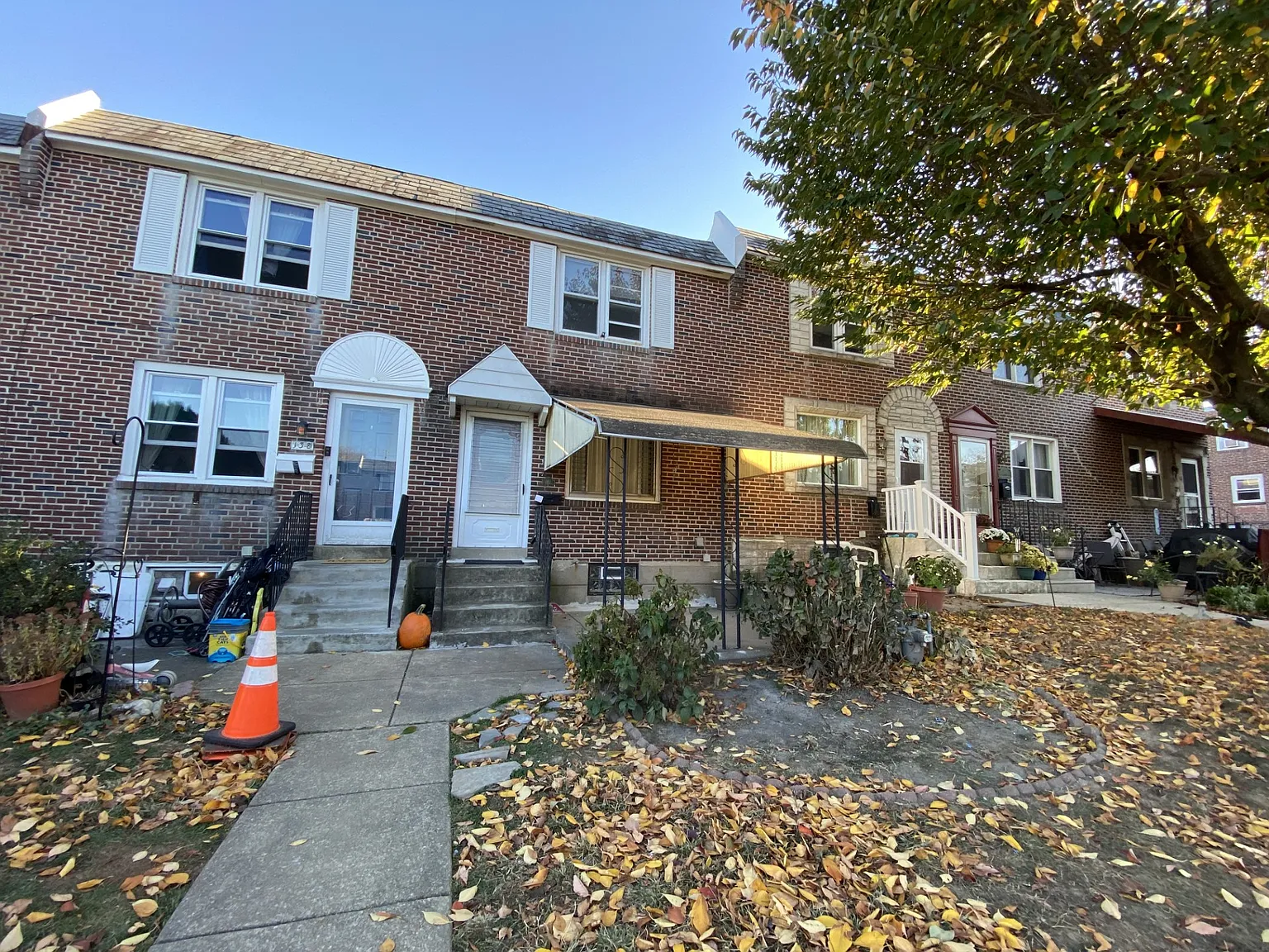 3 bed, 1152 sqft, $1,900 — Photo 1