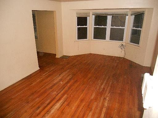 2nd image of 10926 S Eberhart Ave #10926