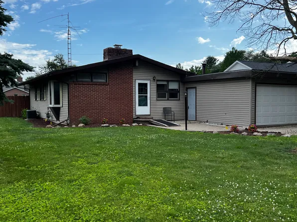 101 McKinley Cir, Philo, IL 61864