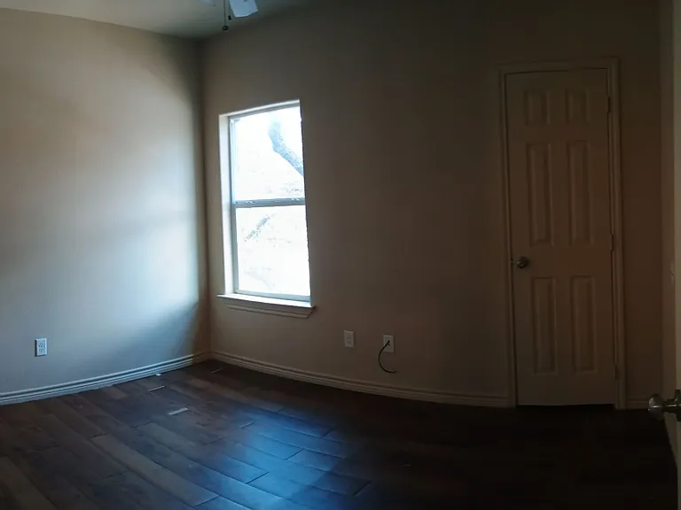 300 Shady Grove Dr #F — Photo 4