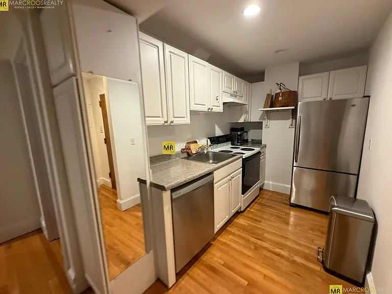 12 Derne St #2 — Photo 4