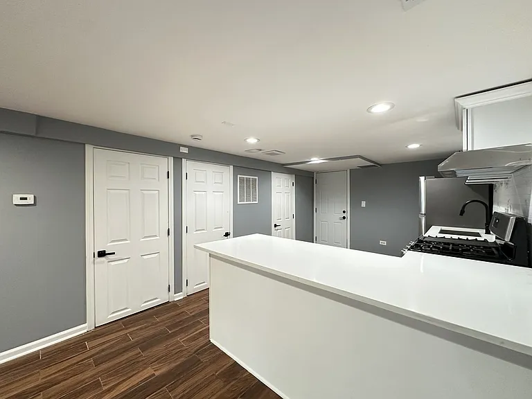2317 N Keeler Ave #6H — Photo 4