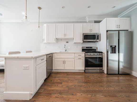 5th image of 111 Collard St #3