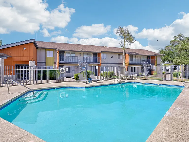 645 N Country Club Dr — Photo 38