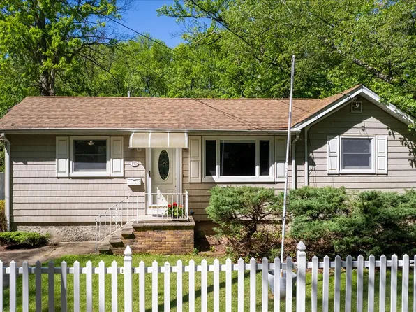 190 Prall Avenue image 2 of 24