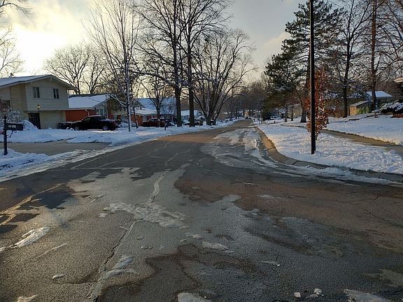 4th image of 7915 E Avon Ln