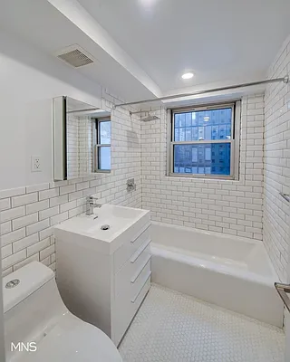 Rented by MNS Marketing | media 6