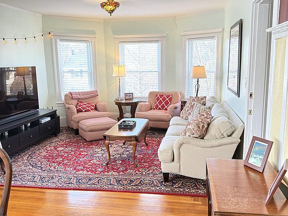 3rd image of 7 Grand St #7