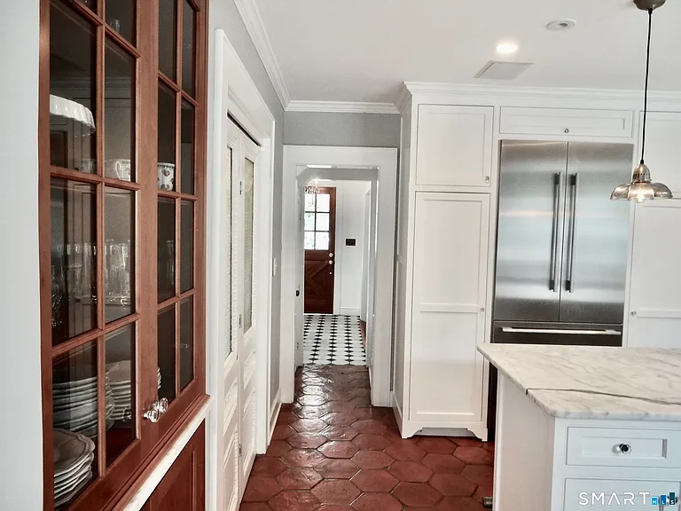 84 Sherman Ct — Photo 16