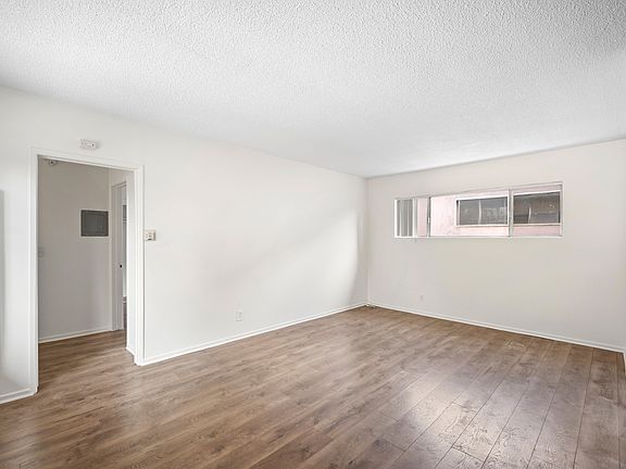5th image of 17931 Devonshire St APT 26