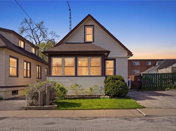 4 Manning St, Saint Catharines, ON L2R 1H9