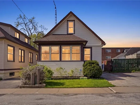 4 Manning St, Saint Catharines, ON L2R 1H9