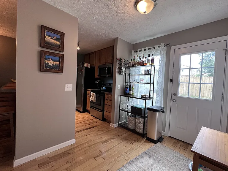 310 Rachels Ct E — Photo 7