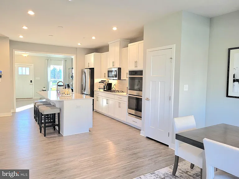 830 Fountain Trl — Photo 4