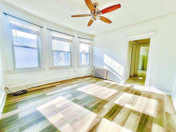 3rd image of 331 Princeton Ave
