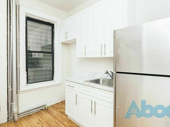 4th image of 621 Metropolitan Ave #4B