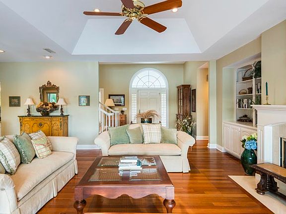5th image of 283 Governors Dr