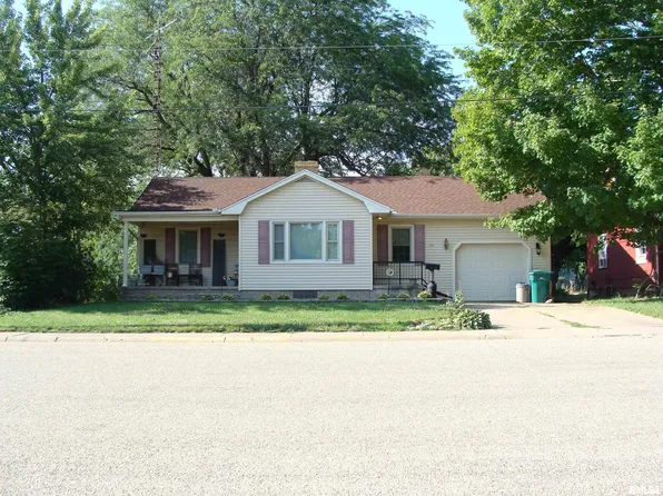 505 E Vernon St, Farmington, IL 61531