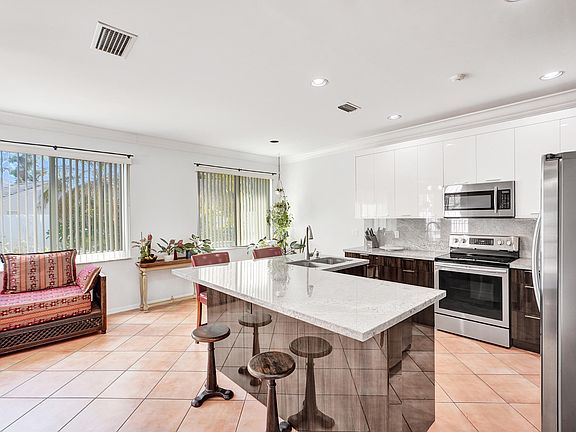 3rd image of 873 Stanton Drive