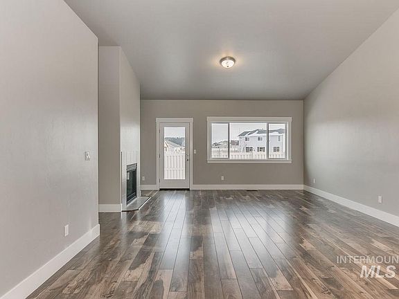 3rd image of 1126 Silver Springs St