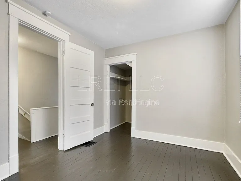 844 S 33rd St — Photo 8