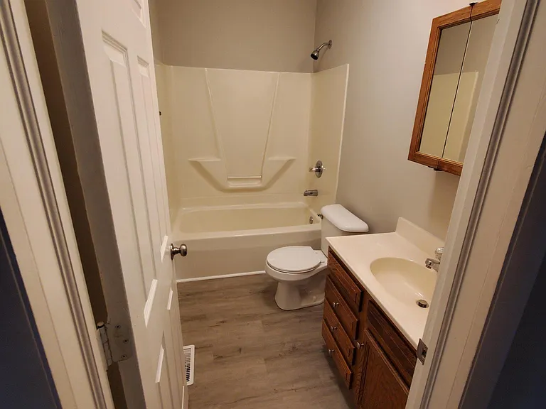Main bathroom