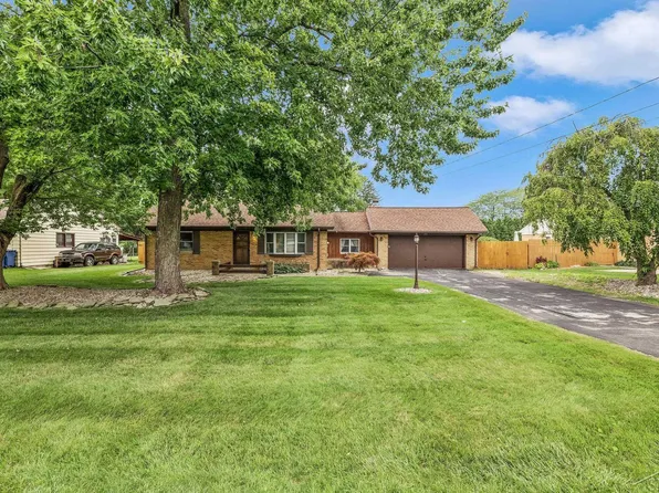 1301 Riser Dr, Saginaw, MI 48638