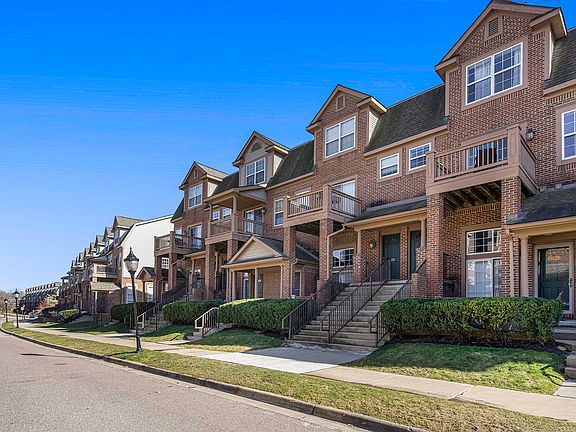 3rd image of 2788 Barclay Way