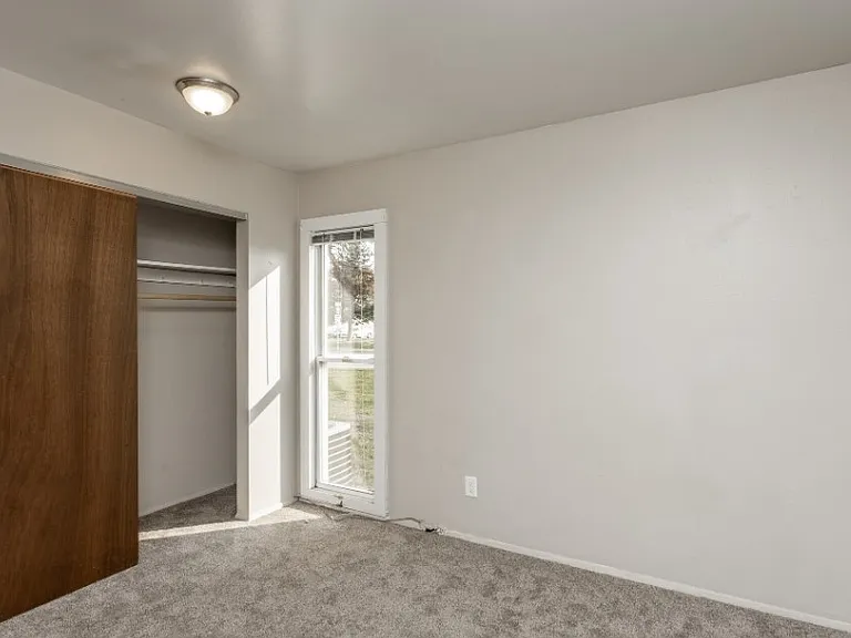 Oakwood Apartments — Photo 75