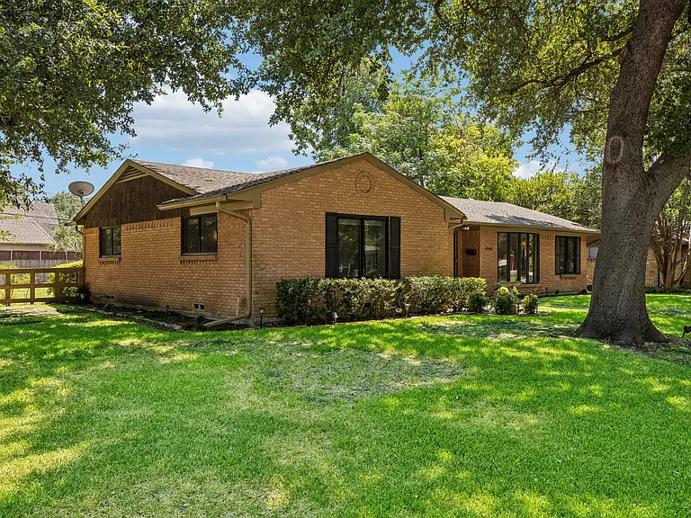 3566 Princess Ln — Photo 3