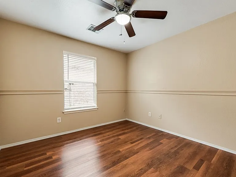 9300 Warren Dr — Photo 11