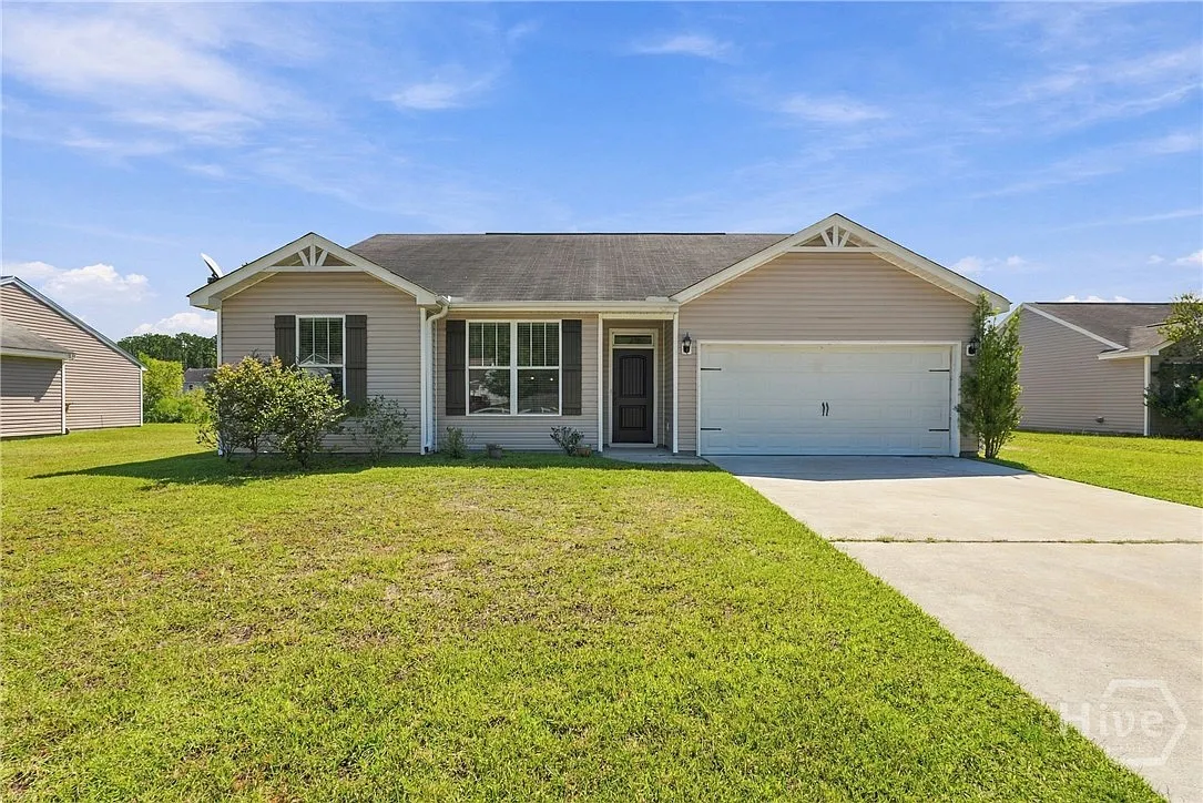 111 Willow Dr — Photo 1