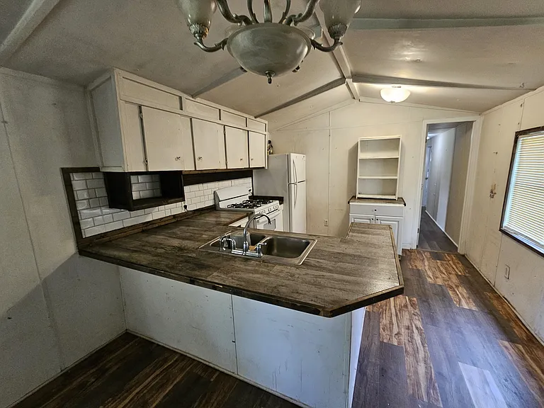 10479 Flintlock Dr — Photo 2