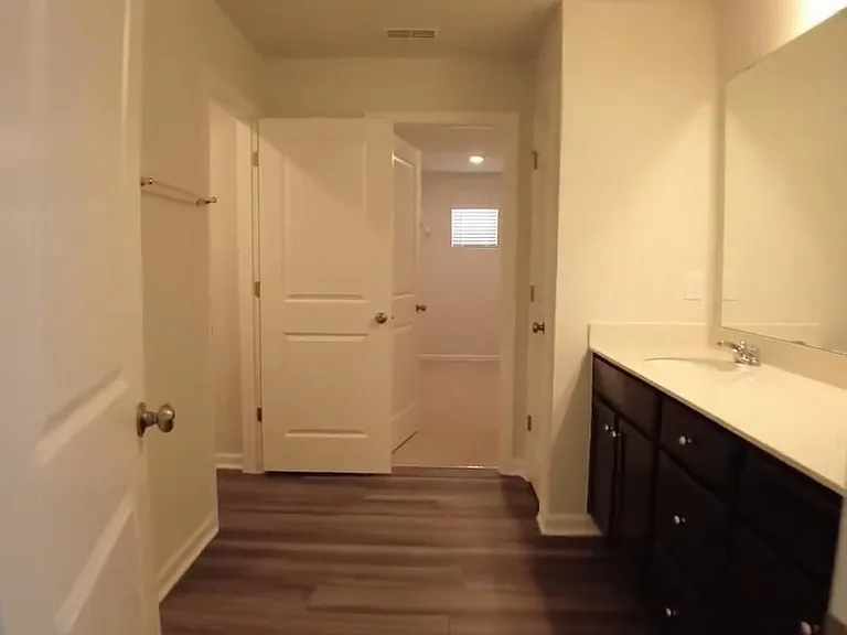806 McKenzie Park Ter — Photo 24