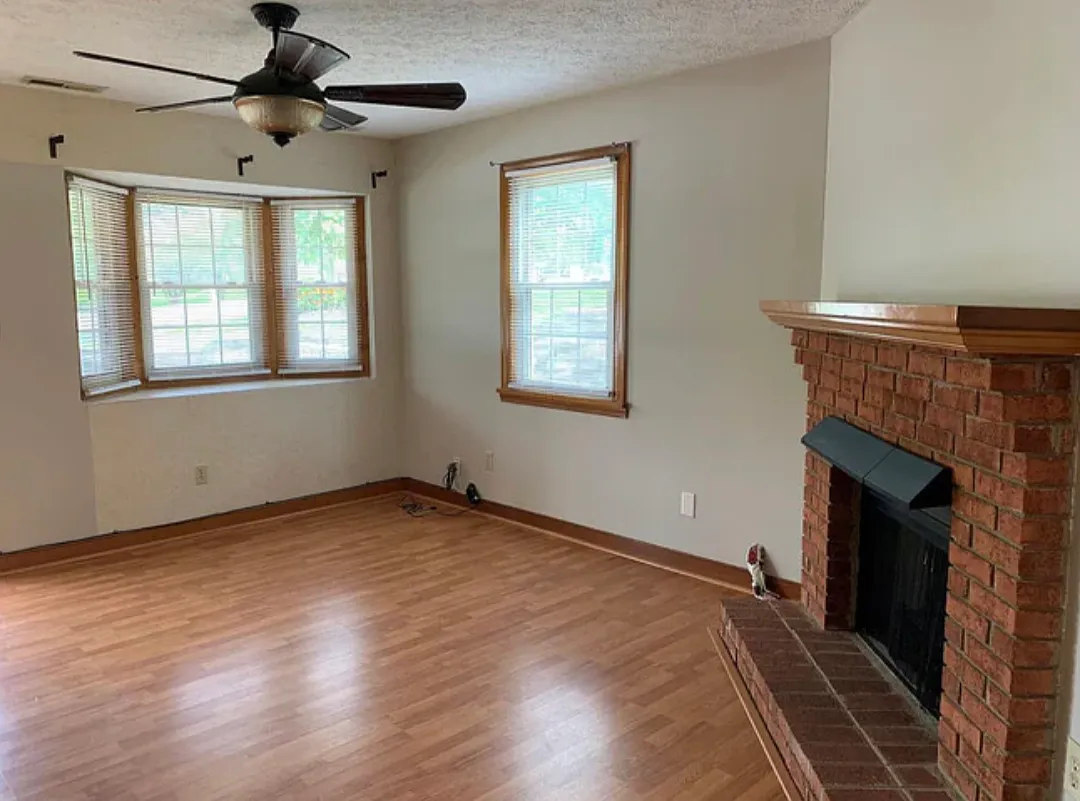 78 Cavalier Ct — Photo 2