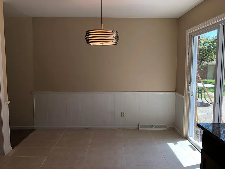 670 Village Place South Dr — Photo 2